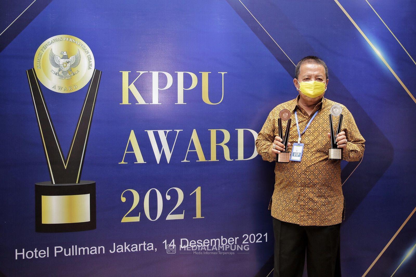 Dinilai Aktif Merespons Persoalan Persaingan Usaha, Arinal Raih 2 Penghargaan KPPU Award 2021