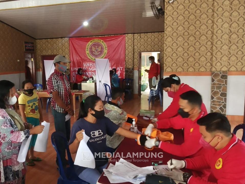 Vaksinasi di Pekon Podomoro, BIN Lampung Siapkan Kuota 500 Dosis Vaksin
