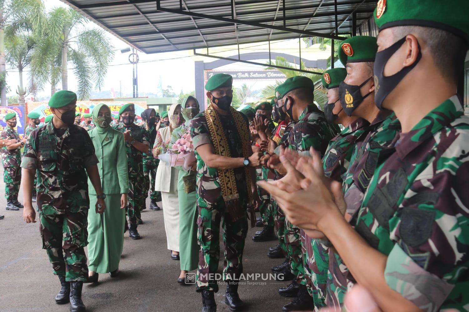 Kolonel Romas Pimpin Acara Tradisi Penerimaan Warga Baru Kodim KBL