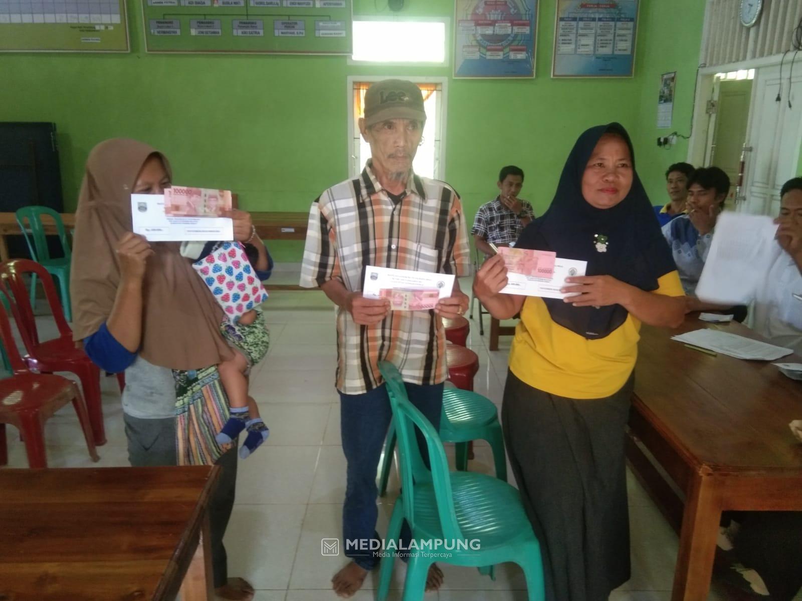 Penyaluran BLT-DD 2021 di Pekon Negeri Ratu Tenumbang Tuntas