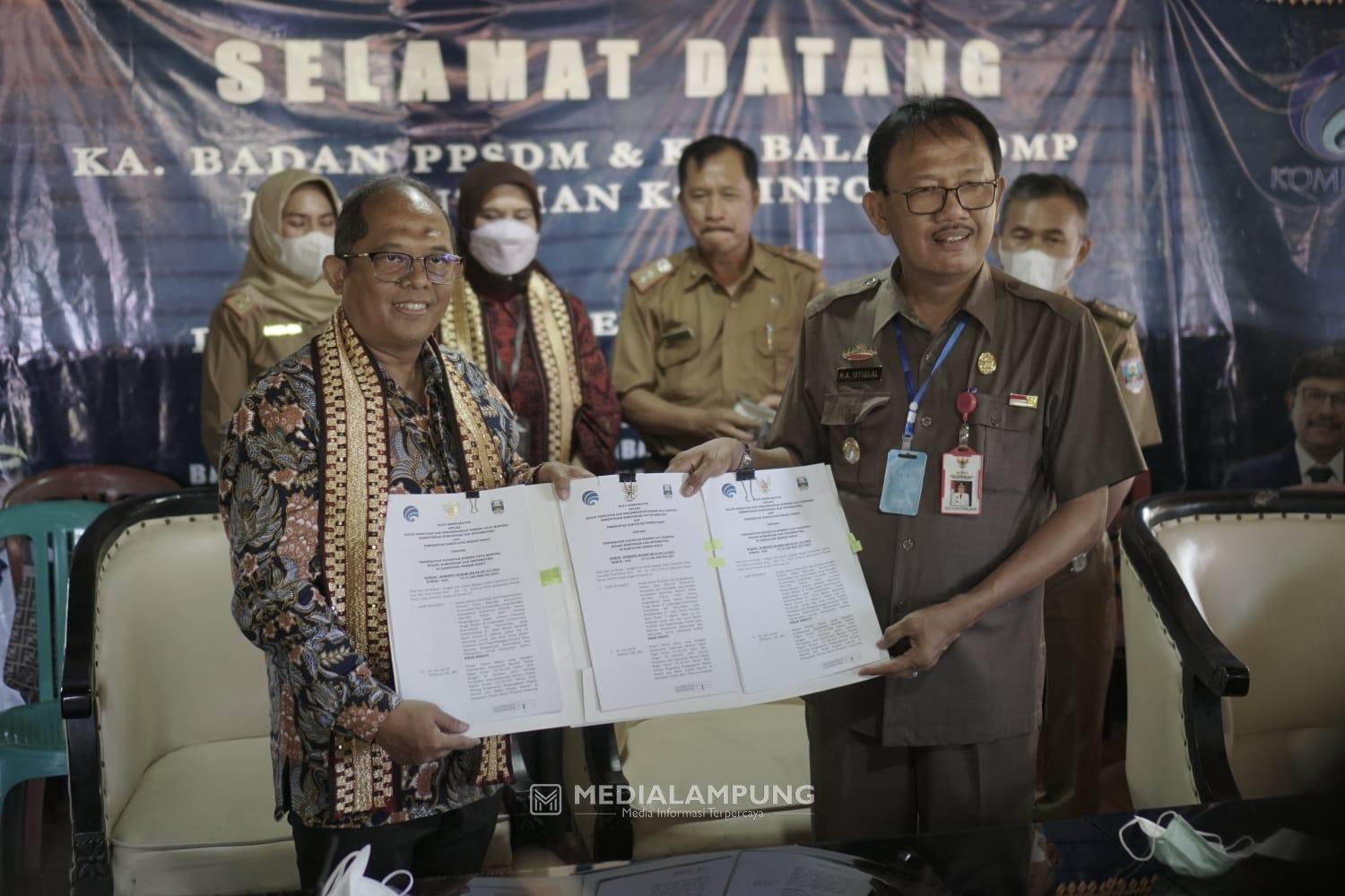 Pemkab Pesbar Teken MoU DTS Dengan BPPSDM Kementerian Kominfo RI 