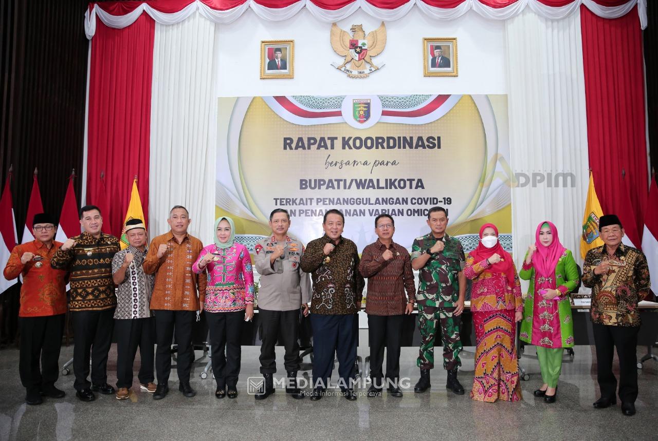 Pimpin Rakor Penanggulangan Covid dan Omicron, Arinal Minta Bupati/Walikota Waspada dan Terus Terapkan Prokes