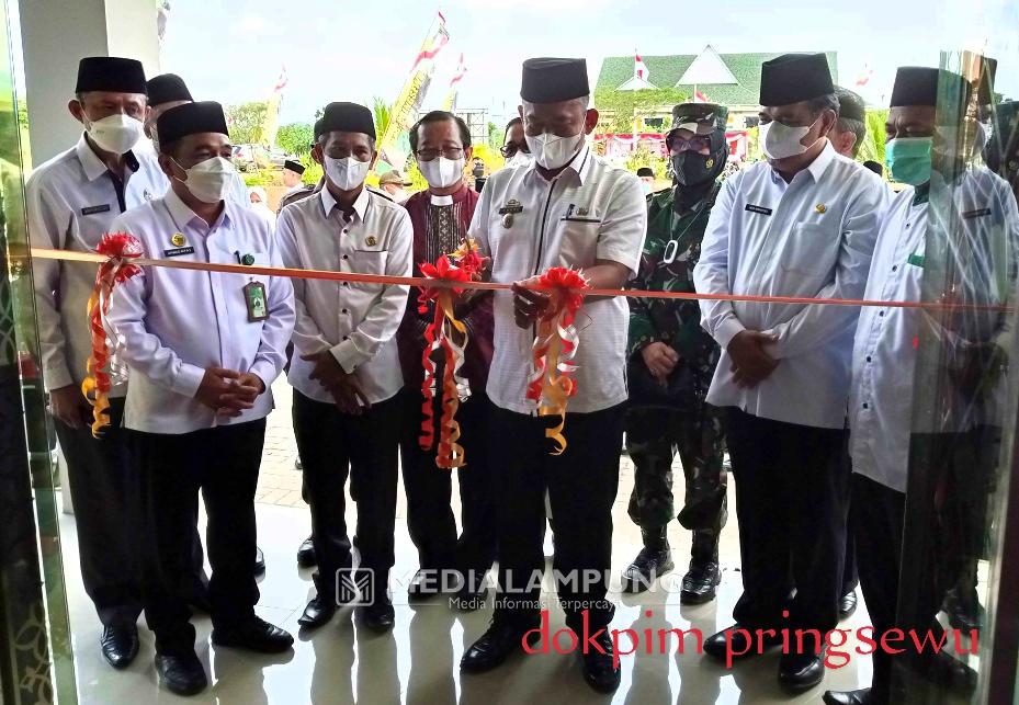 Wabup Pringsewu Resmikan Gedung Pusat Layanan Haji dan Umrah Terpadu