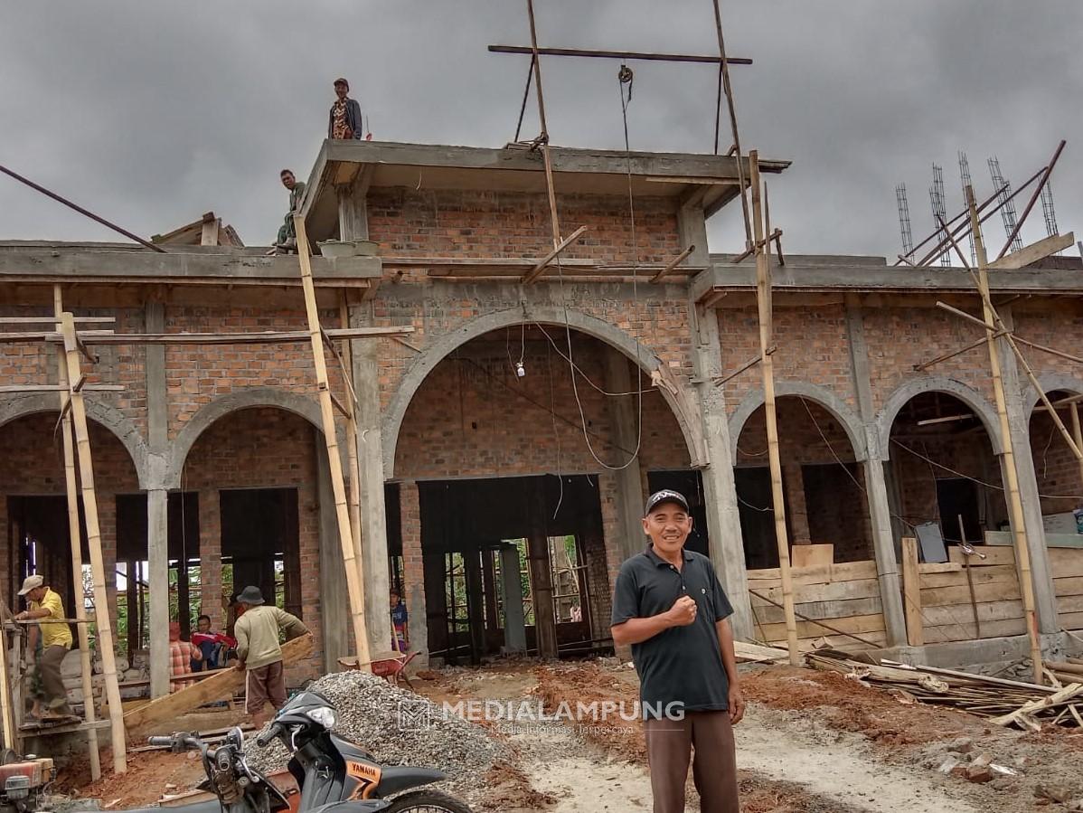 Guswadi Berharap Rejeki Pembangunan Masjid Al Wustho Sukaraja Terus Mengalir 