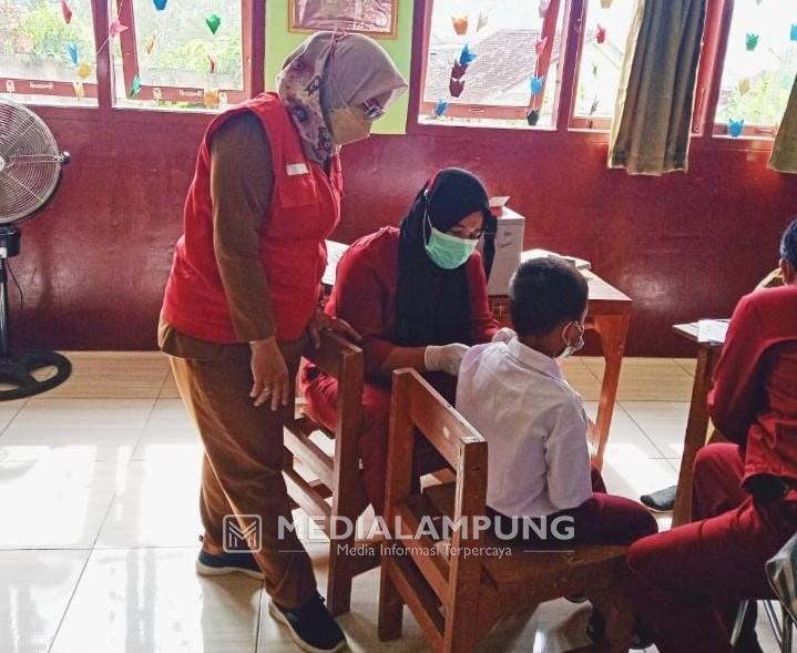 Lurah Sukabumi Indah Koryati Monitoring Vaksinasi Jelang PTM