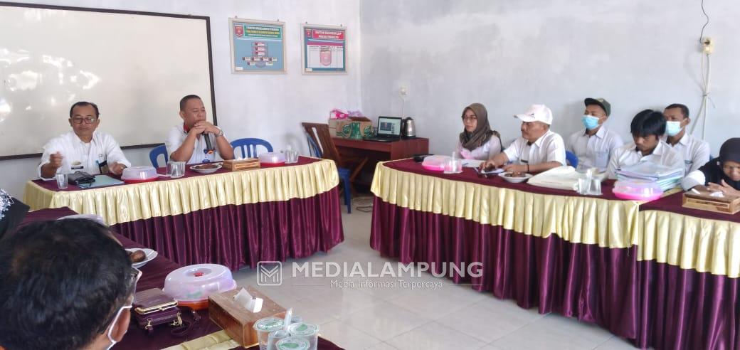 Pembinaan dan Monitor, Camat Agus Berikan Arahan Seputar ADD TA 2022