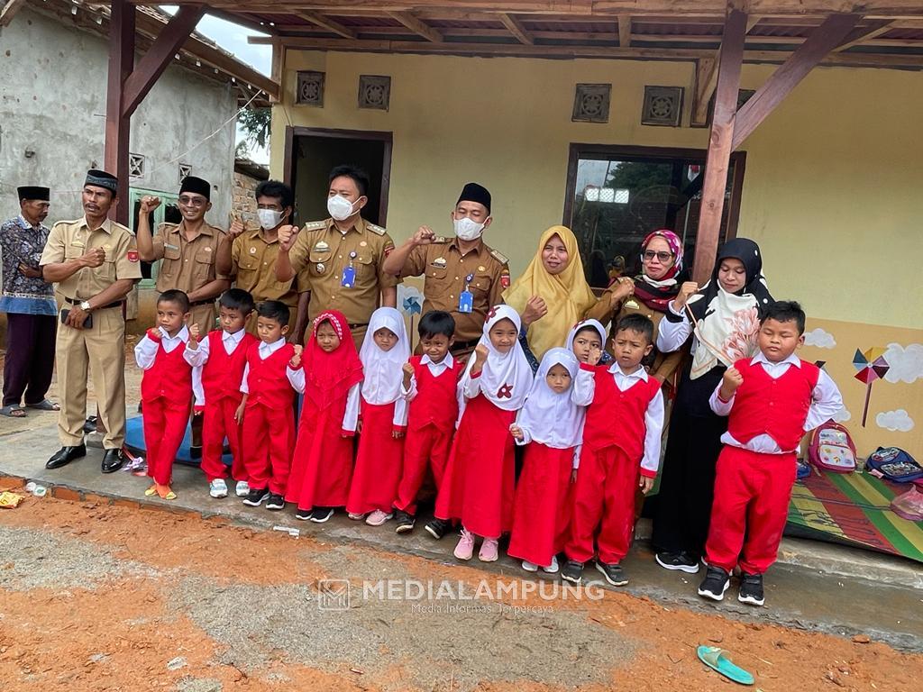 Camat Andy Resmikan TK Merah Putih Gunungterang 