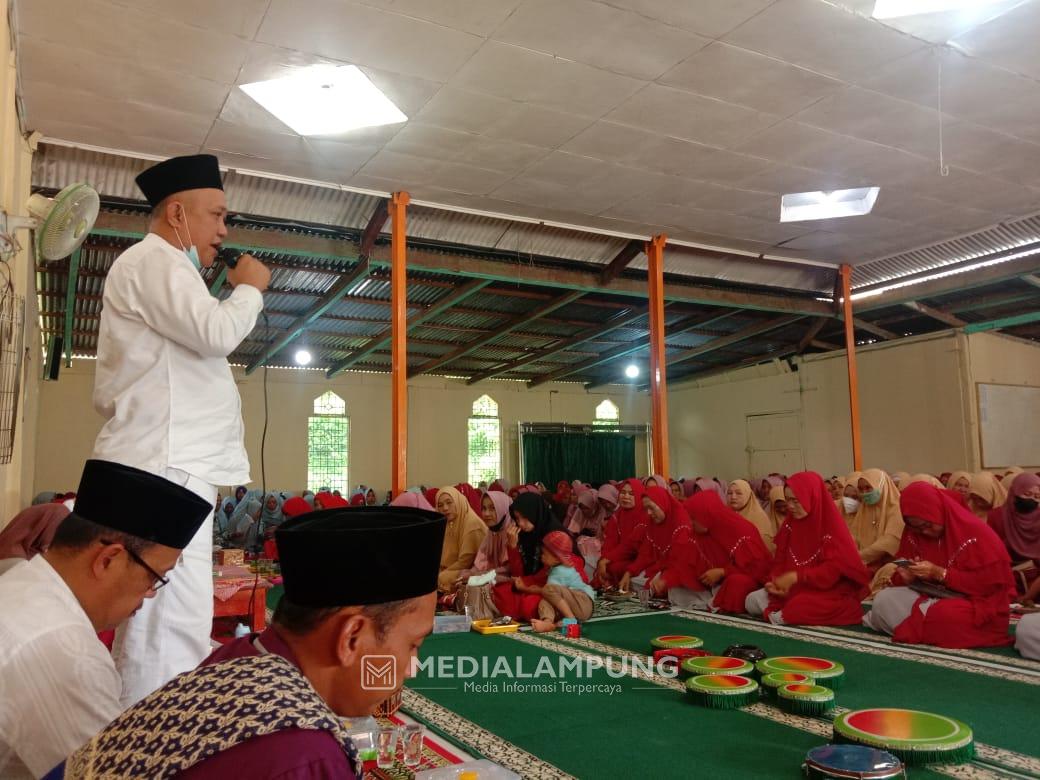 Pengajian Rutin Majelis Taklim Baitul Mukhlisin Momentum Pererat Silaturahmi 