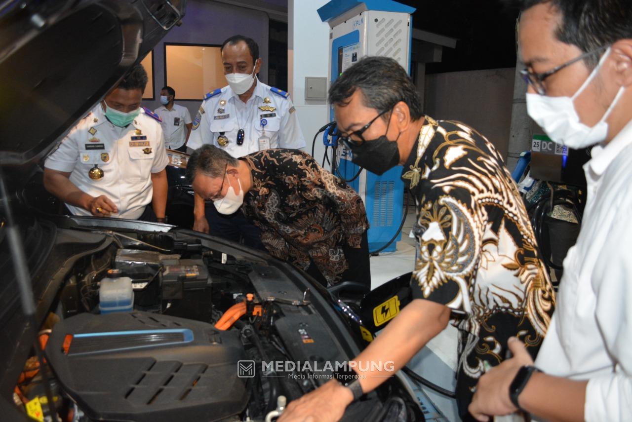 Tiga Titik SPKLU di Lampung Beri Kenyamanan Peserta Touring Mobil Listrik Kemenhub