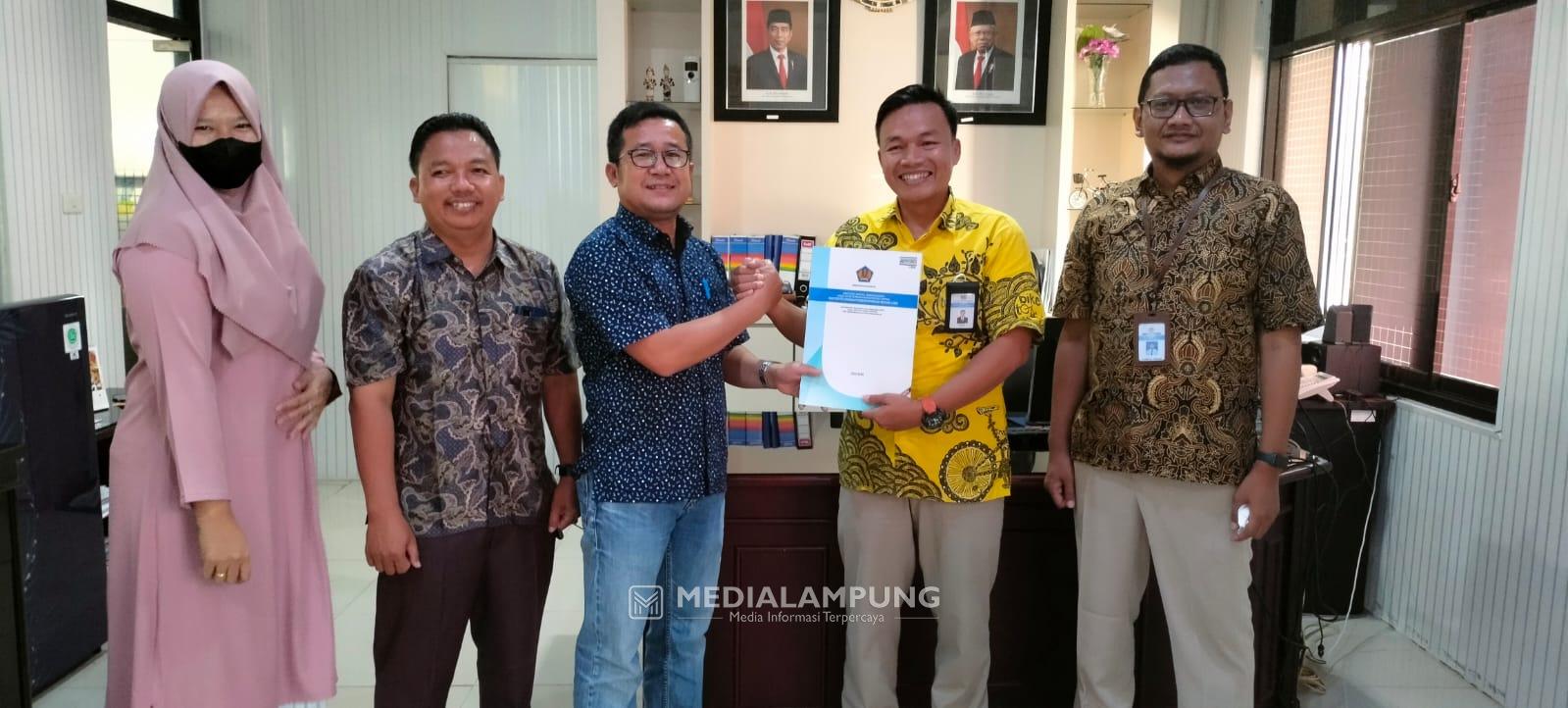 Jalin Kemitraan, KPPN Liwa Tandatangani MoU Dengan SKH Radar Lambar 