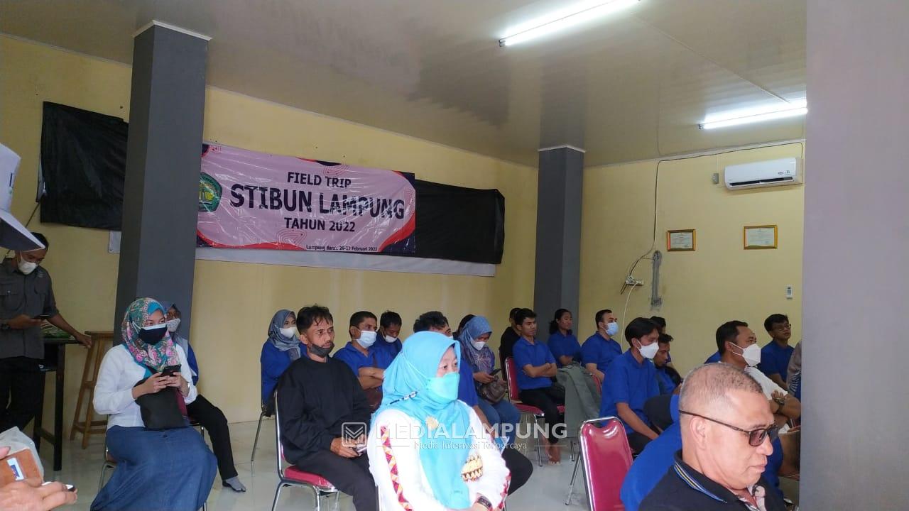 30 Mahasiswa-Dosen STIBUN Lampung Field Trip ke Sekolah Kopi Lambar