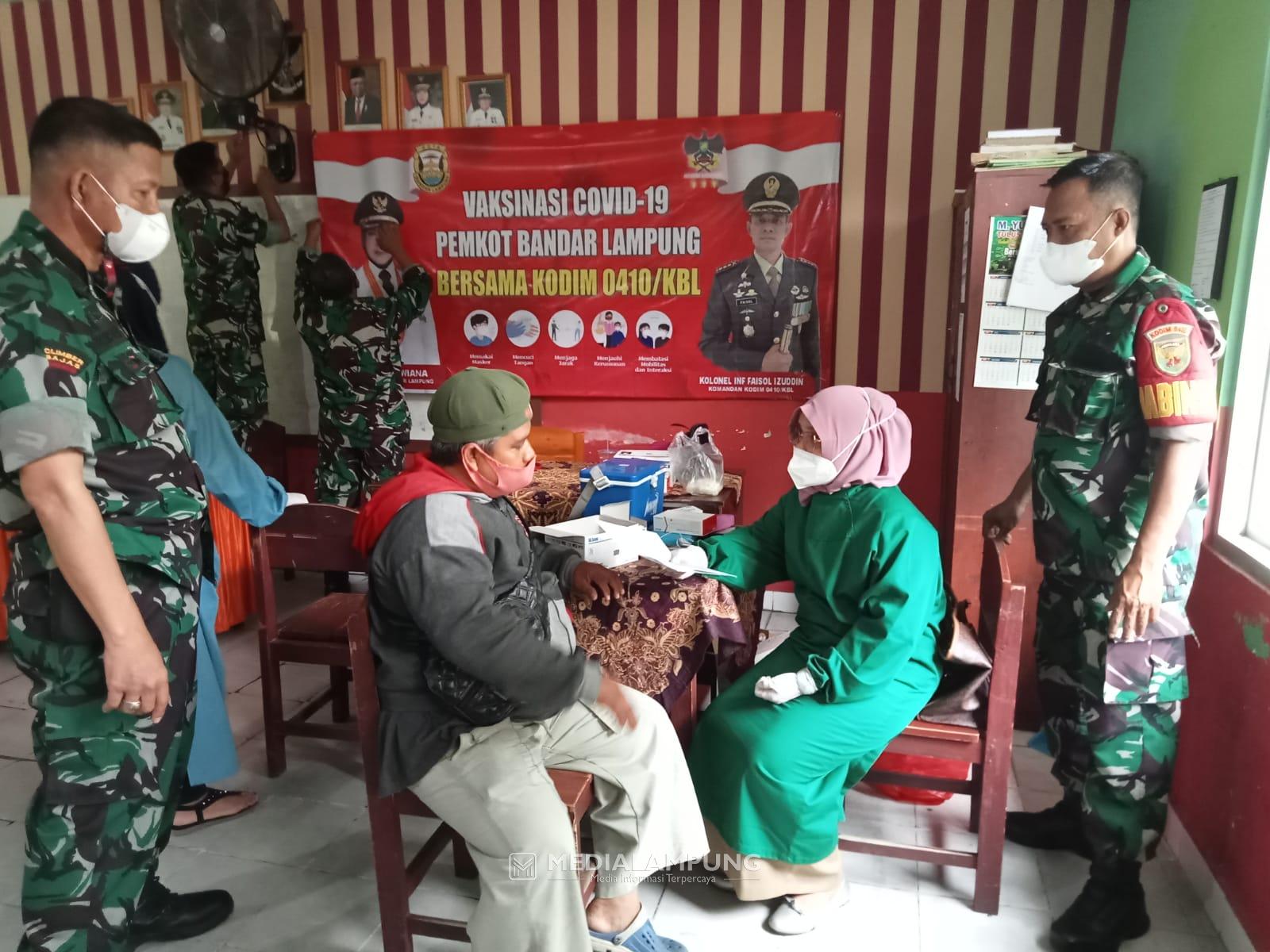 Koramil Kedaton Kembali Gelar Vaksinasi di Wilayah Binaan