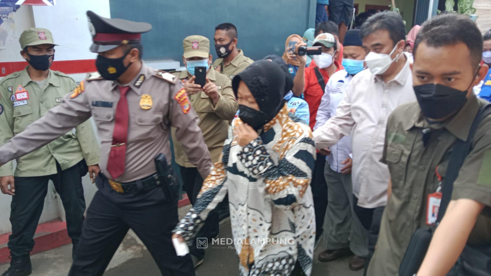 Anggota Koramil Panjang Monitoring Kunjungan Menteri Sosial di Bandarlampung