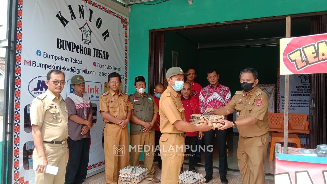 Tiga Keluarga di Pekon Trimulyo Terima Santunan Kematian PM