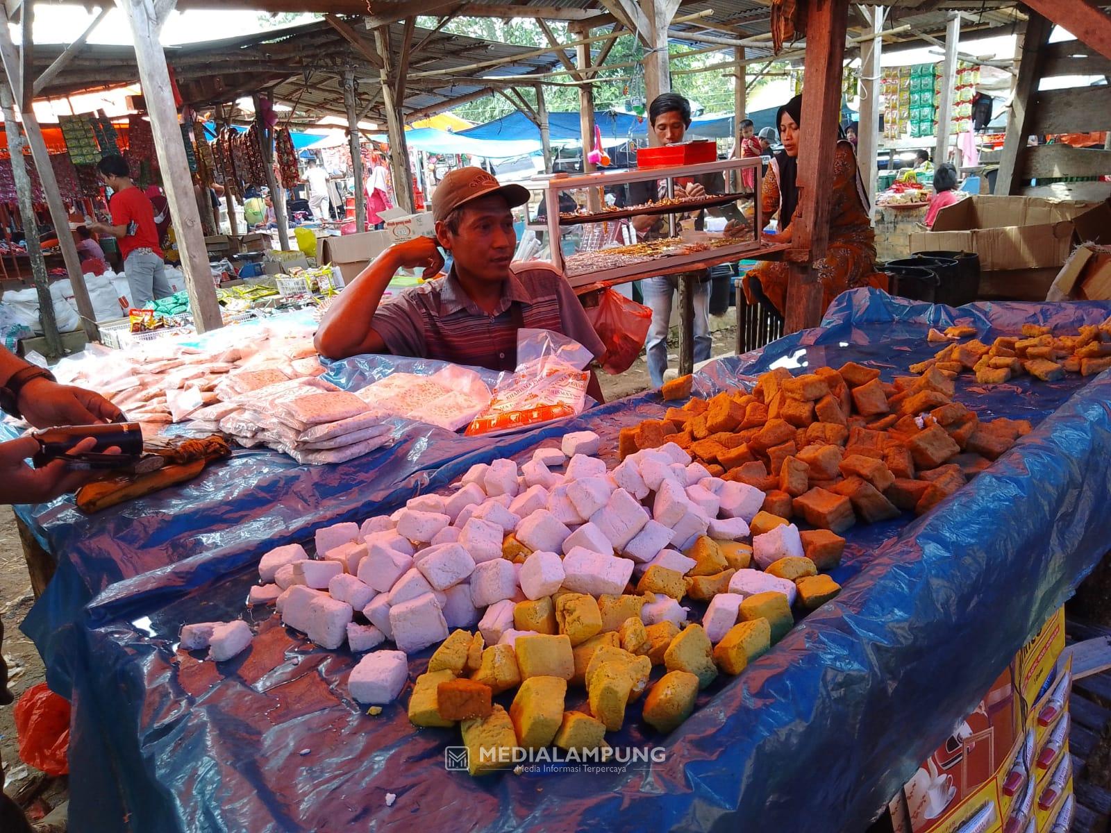 Pedagang Tahu dan Tempe di Waykanan Keluhkan Kenaikan Harga Kedelai 