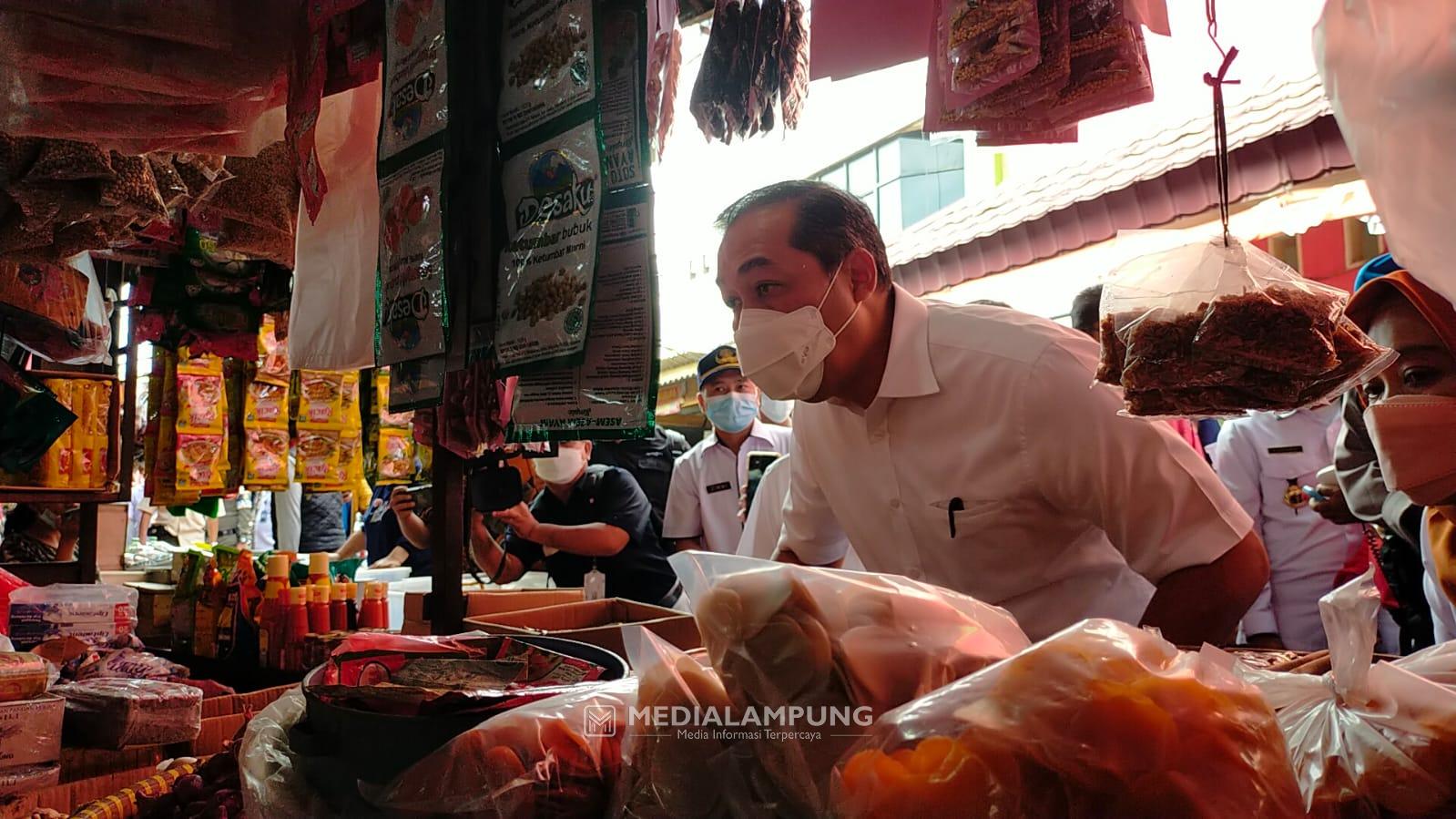 Mendag Tinjau Pasar di Lampung, Pastikan Distribusi Minyak Goreng Sampai di Pasaran