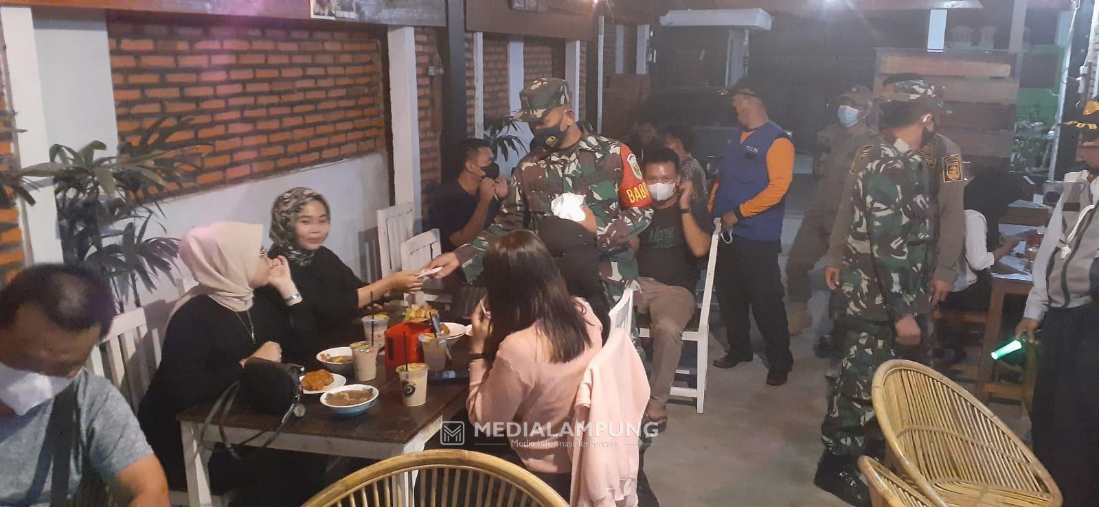 Sisir Lokasi Kuliner Hingga Wisata, Banyak Pengunjung Abaikan Prokes