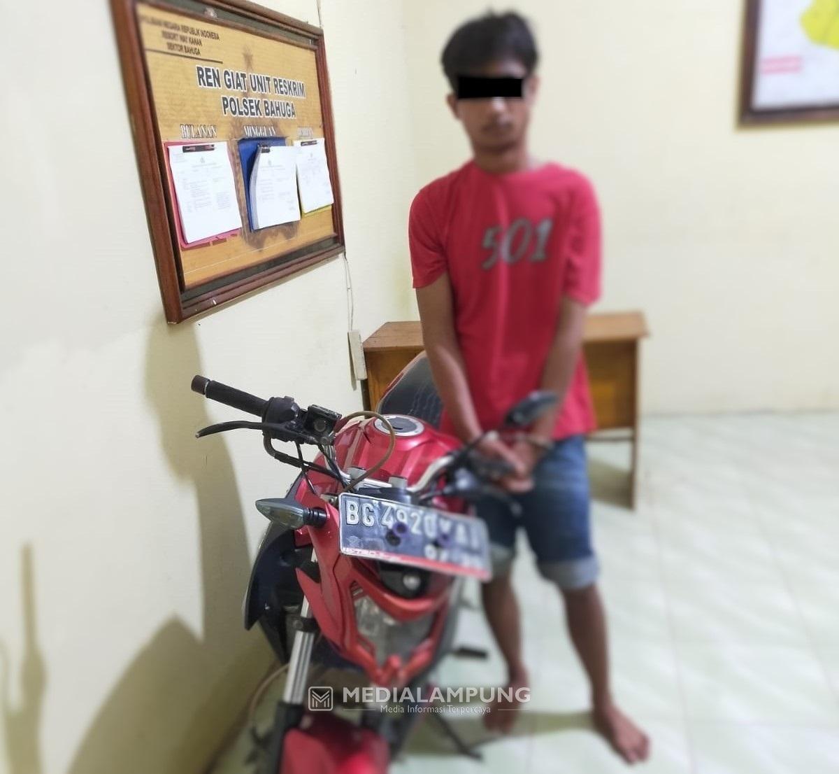 Ketahuan Curi Motor, Pemuda Ini Tak Berkutik Saat Dicegat Polisi