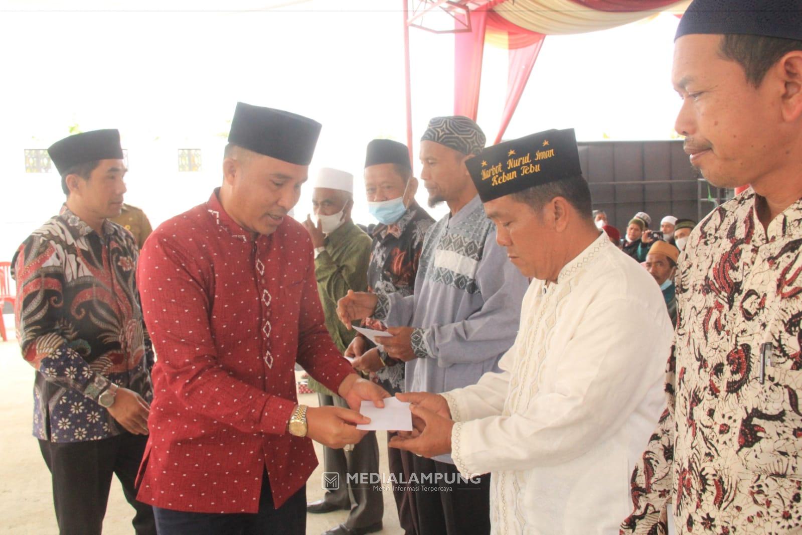 Sambut Ramadhan, Parosil Kucurkan Insentif Imam Masjid, Guru Ngaji dan Marbot 