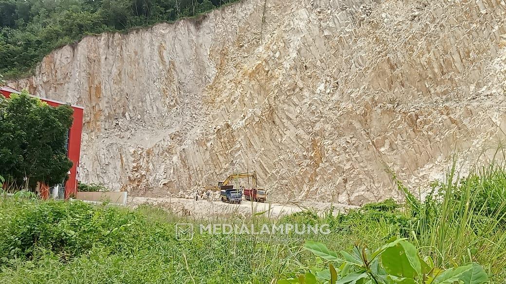 Penambangan Bukit Sukamenanti Meresahkan, WALHI: Ada Pembiaran