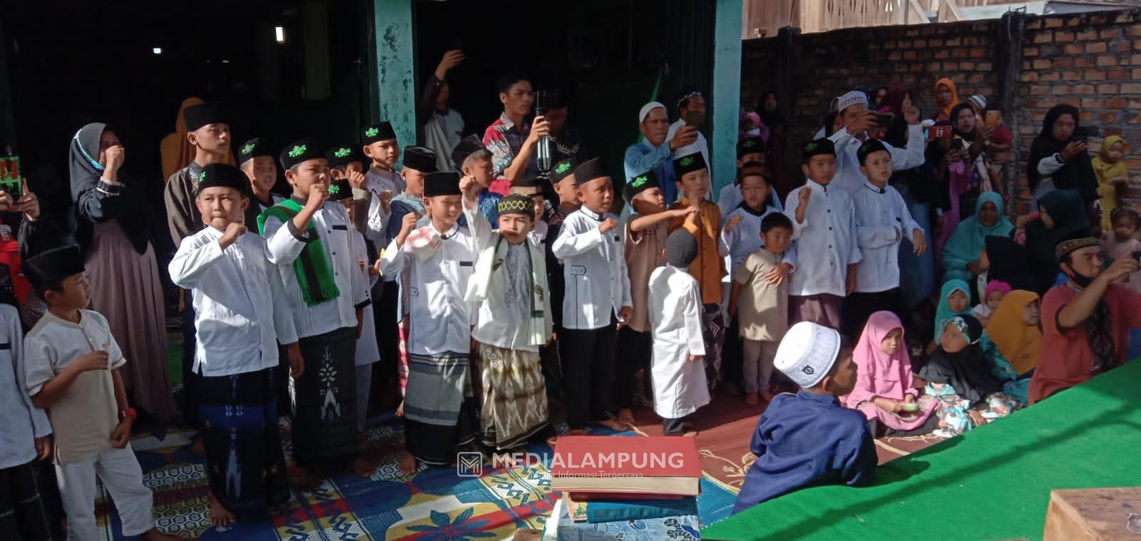 Hadiri Peringatan Isra Mi’raj di Pekon Sukaraja, Bambang: Ayo Bimbing Anak Jadi Generasi Cerdas