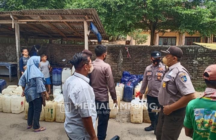 PT PPI Distribusikan 16.000 Liter Minyak Goreng ke 3 Pasar di Pringsewu