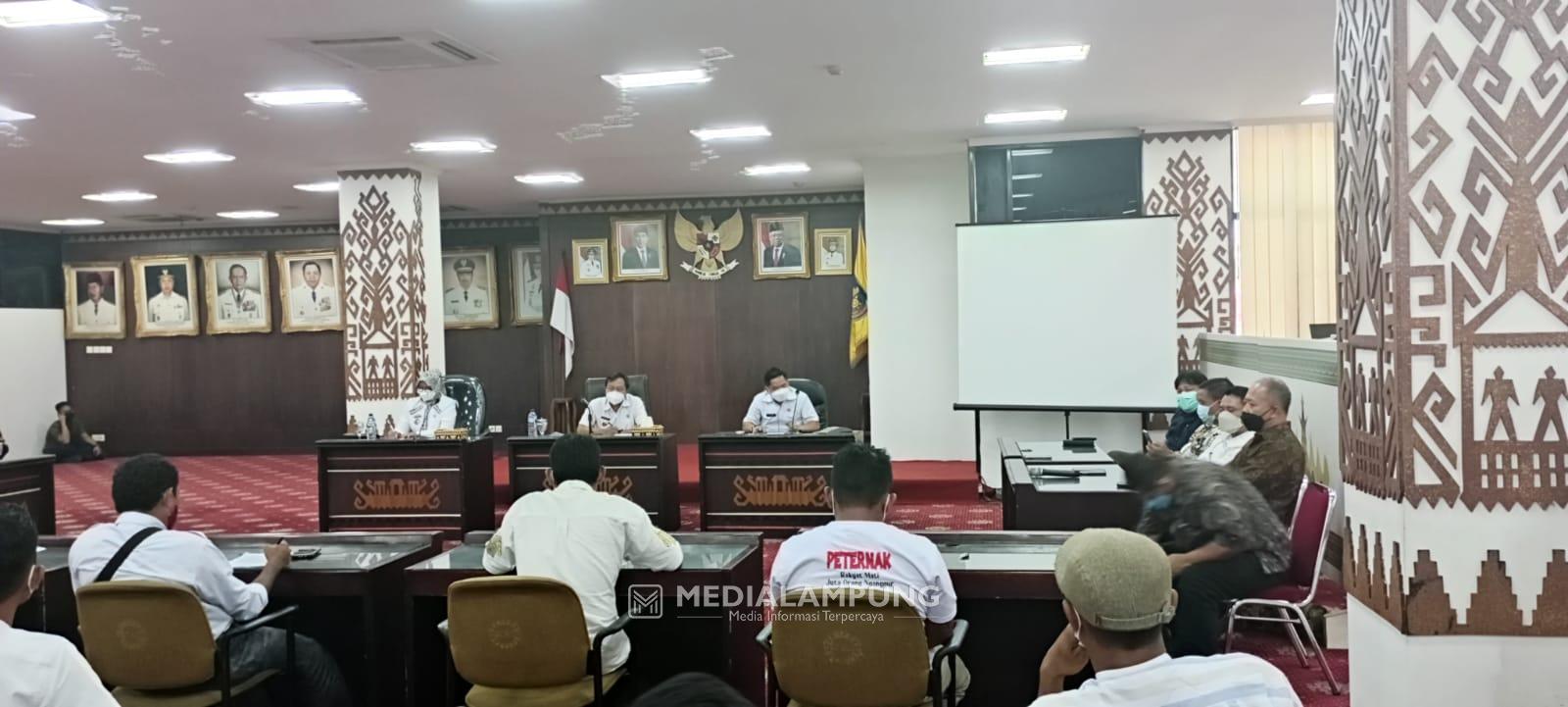 Peternak Telur Keluhkan Naiknya Harga Pakan, Pemprov Minta Bersatu Carikan Solusi 