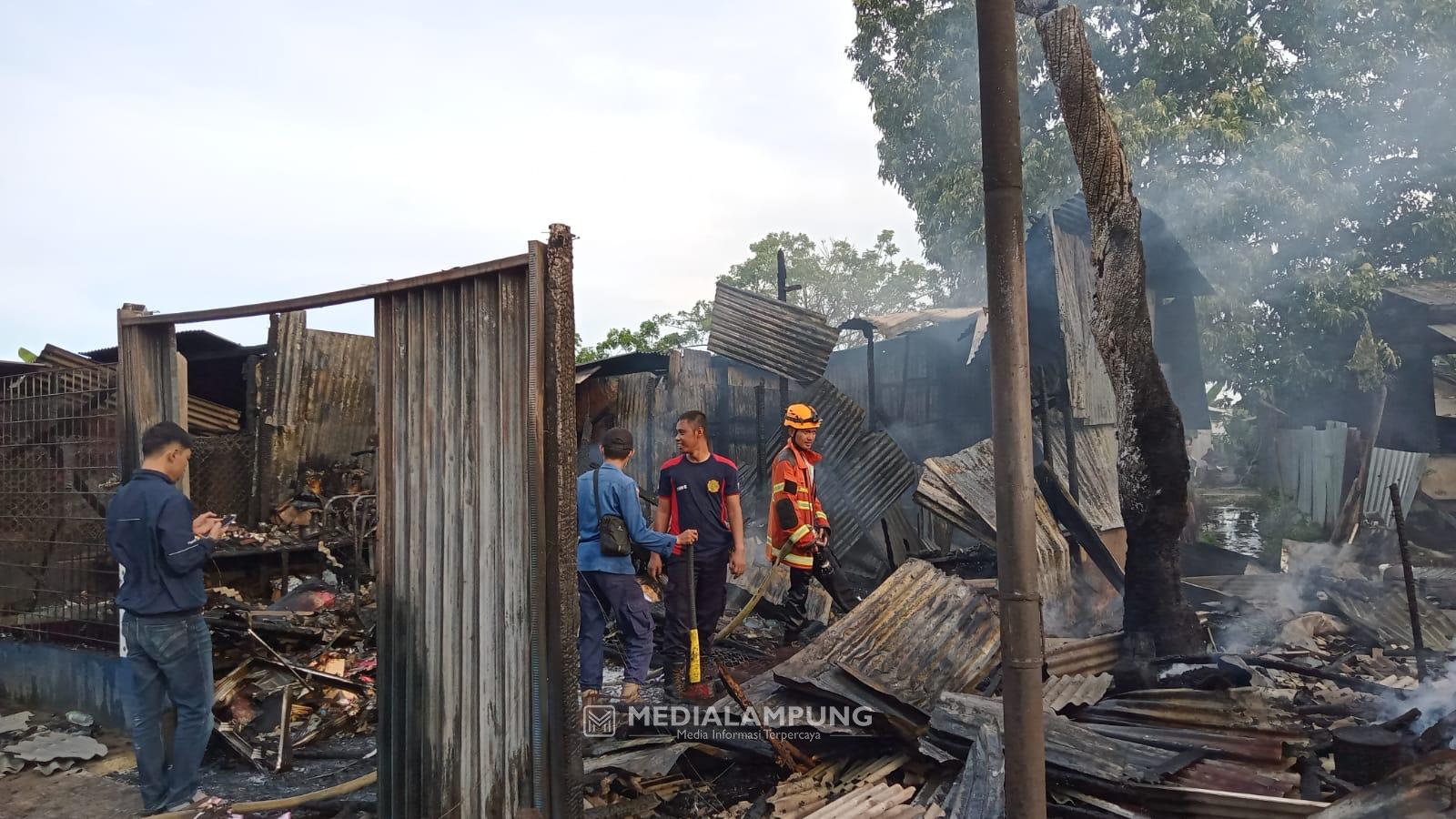 Kebakaran di Pasar Cimeng, 8 Kios Ludes