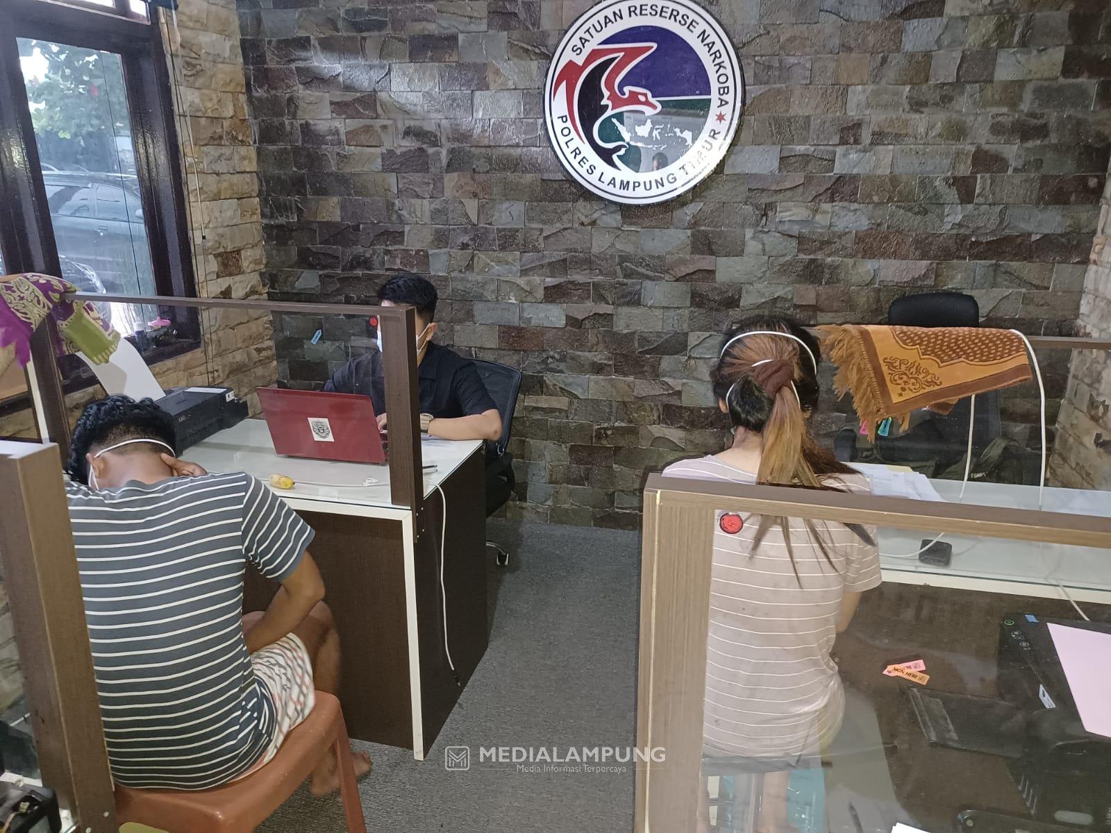 Pakai Sabu di Mobil, Sepasang Pria dan Wanita Diamankan