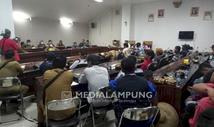 Petani Ngadu ke DPRD Pringsewu Perihal Sawah Terendam Banjir