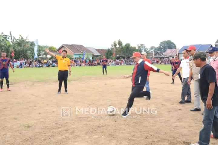 Parosil Apresiasi Turnamen Sepakbola Tarling Cup Pajarbulan, Serasa Lomba Tingkat Kabupaten