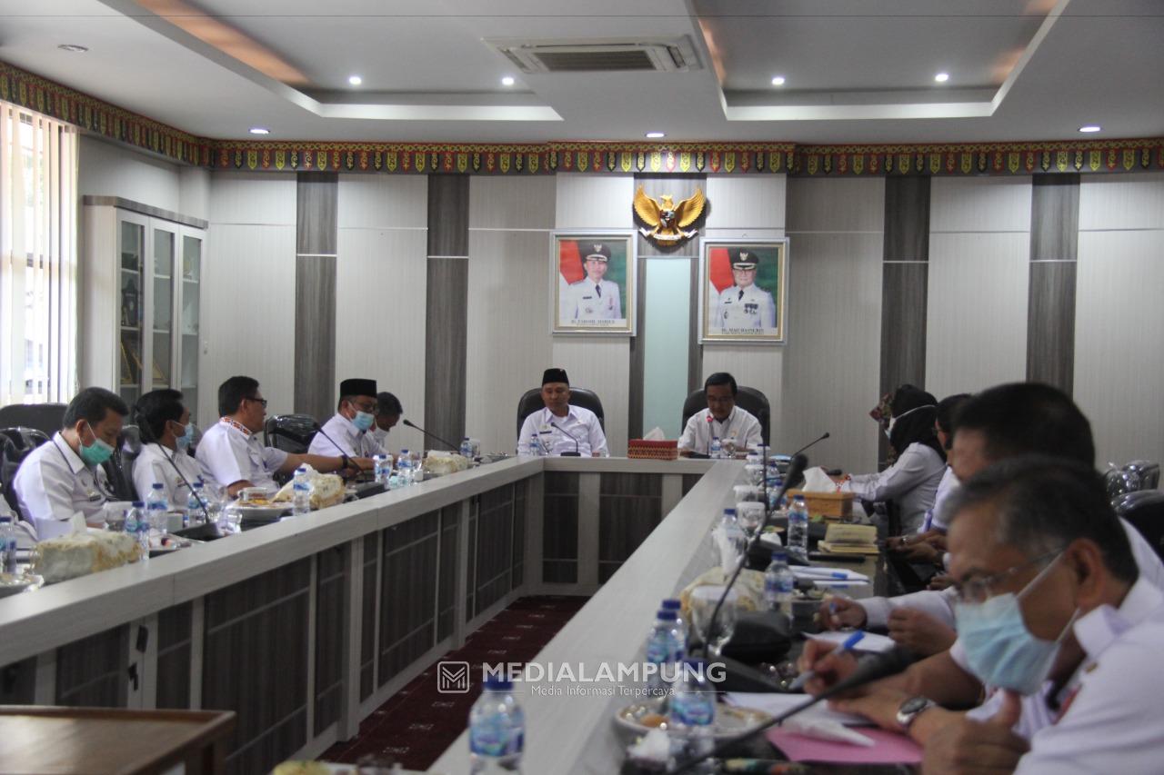 Bupati Lambar Audiensi dengan Tim Uji Petik Perwakilan BKKBN Lampung