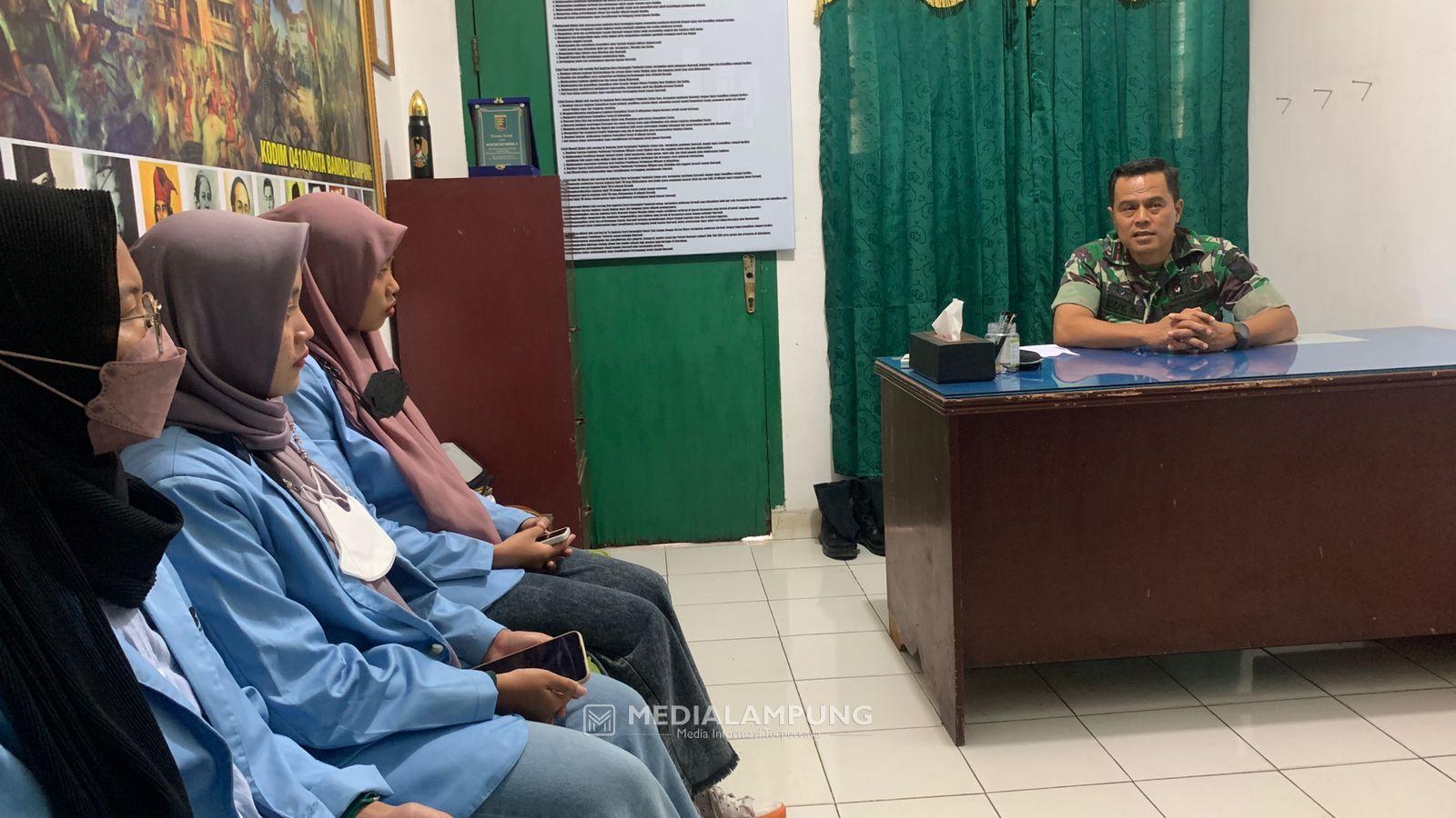 Danramil TKT Tanamkan Wawasan Kebangsaan dan Cinta Tanah Air Kepada Mahasiswa UBL