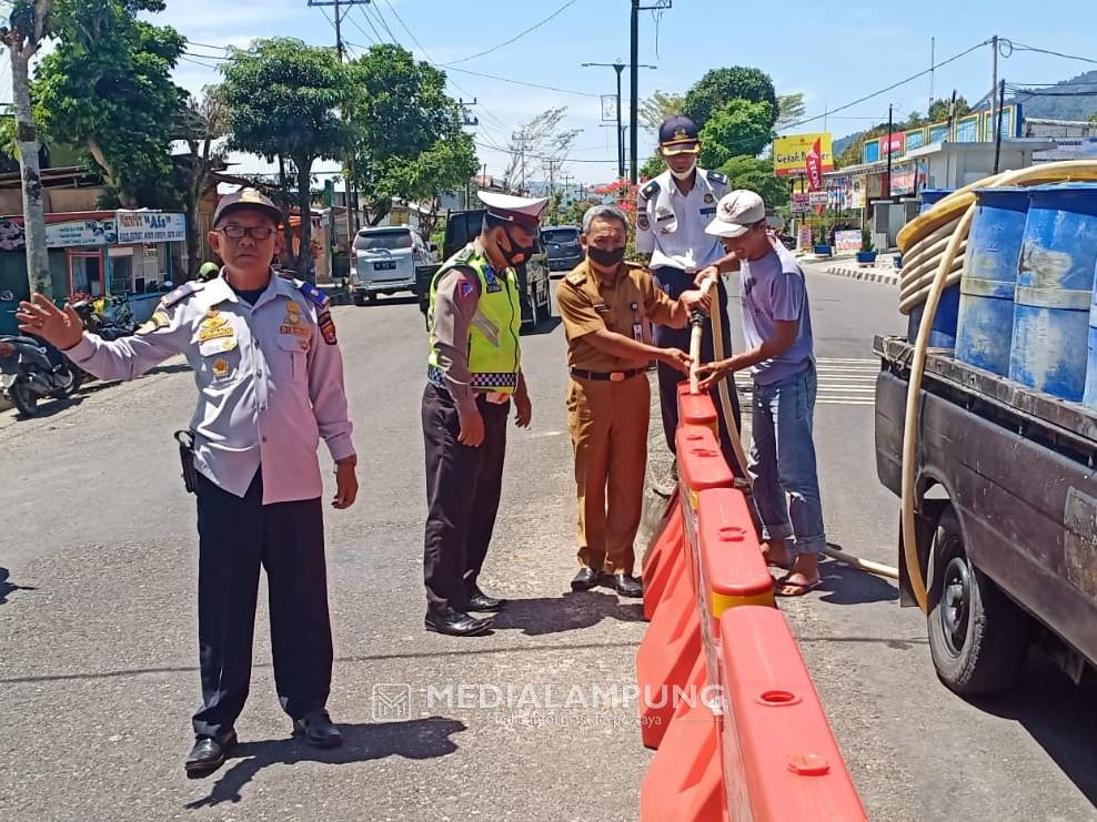 Kurangi Angka Lakalantas, Dishub-Polres Lambar Pasang Water Barrier 