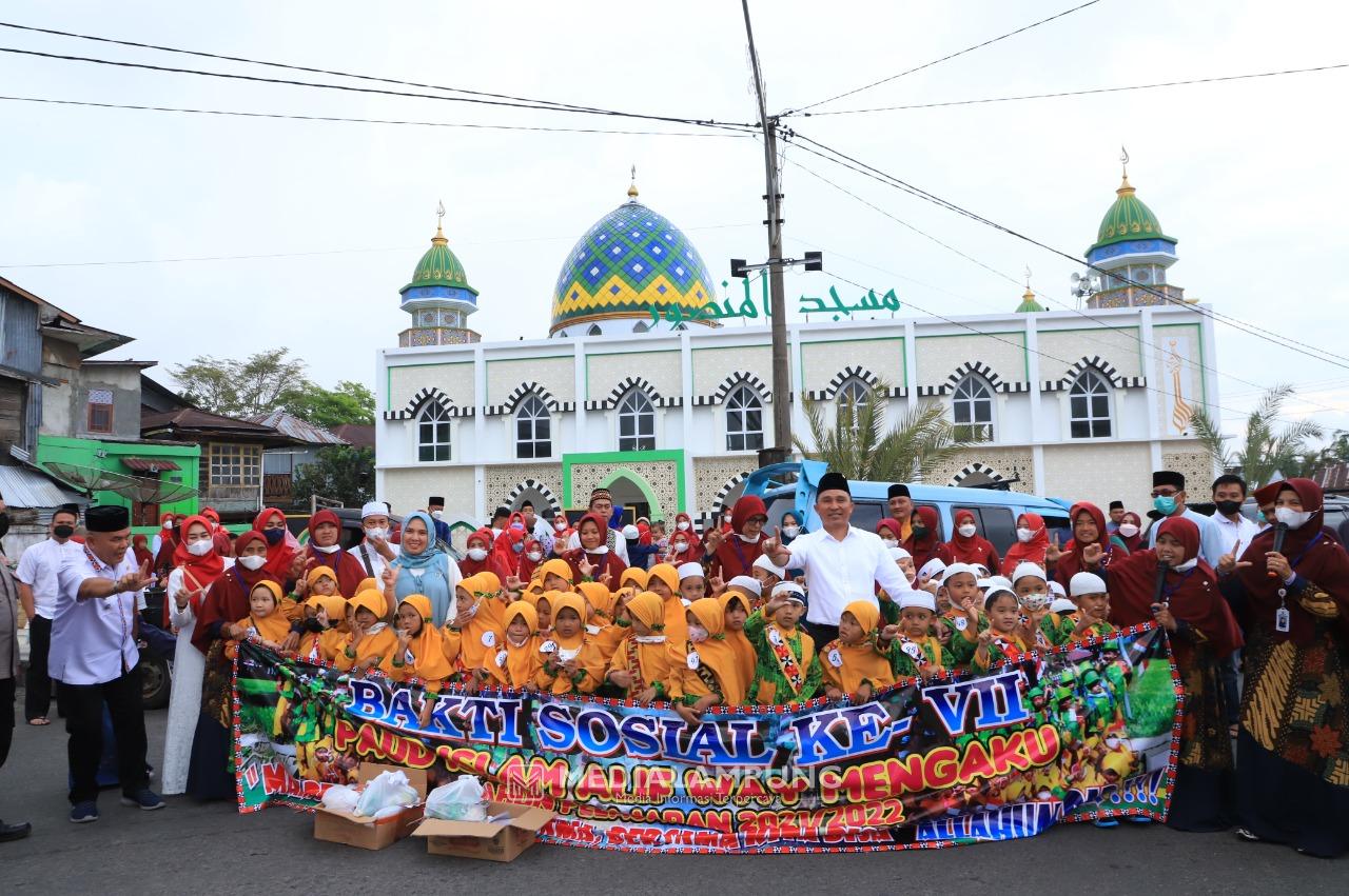 Tanamkan Jiwa Berbagi Sejak Usia Dini, Baksos PAUD Islam Alif Sukses