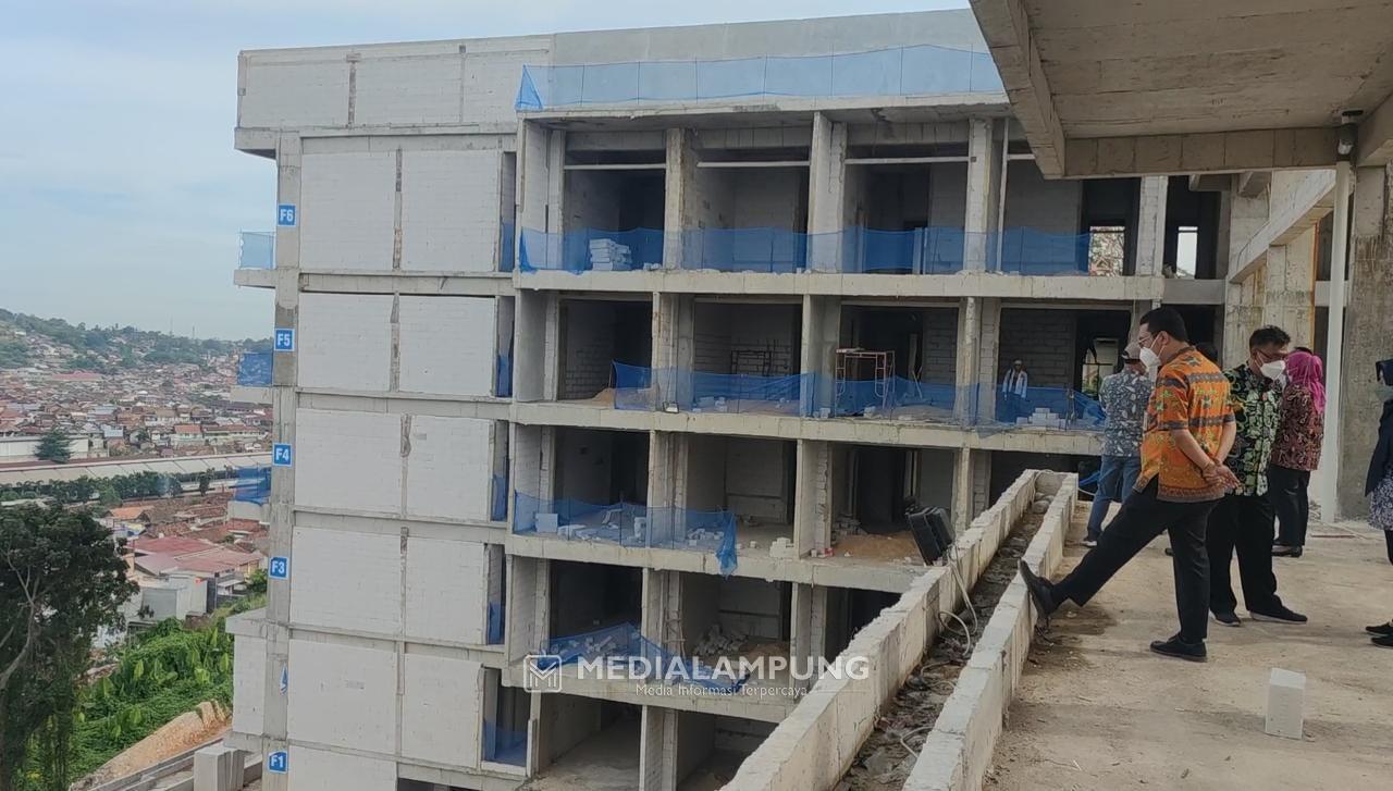 Respon Keluhan Warga, Pemkot Bandarlampung Tinjau Lokasi Pembangunan Holiday Inn Bukit Randu
