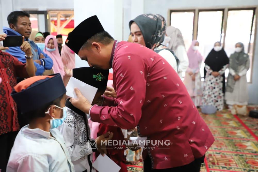 Safari Ramadhan di Pekon Sukajaya, Parosil Sampaikan Implementasi Pitu Program PM