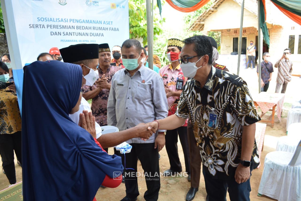 Tangis Haru Keluarga Sulam Pecah Setelah Rumahnya Disulap YBM PLN Gunakan FABA Jadi Layak Huni